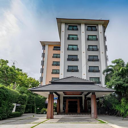 The Wing Design Hotel Bangkok Exteriör bild