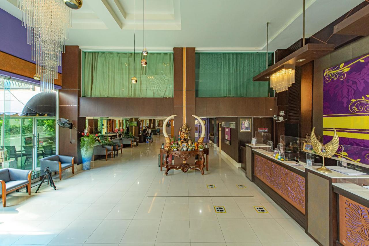 The Wing Design Hotel Bangkok Exteriör bild