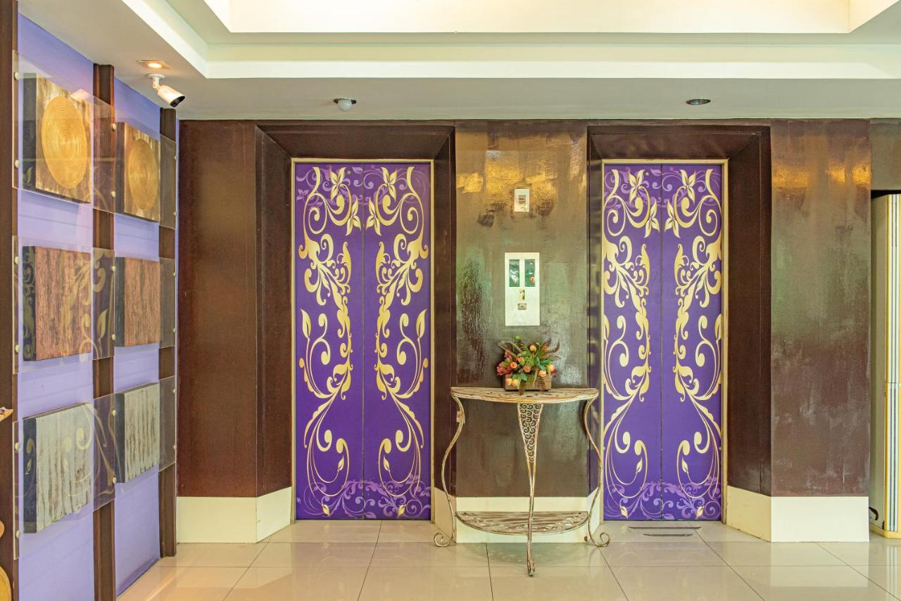 The Wing Design Hotel Bangkok Exteriör bild